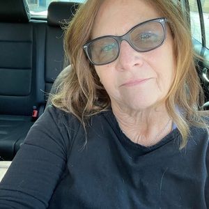 Meet your Posher, Holly